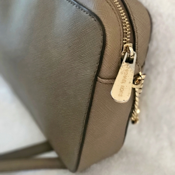 Michael Kors  Cocoa Brown Leather Crossbody / Shoulder Bag Gold Chain Detail - Picture 11 of 12